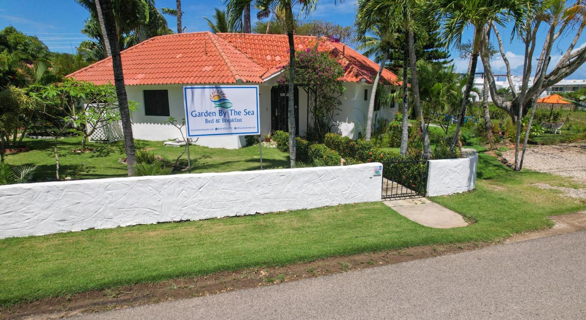Garden By The Sea Bed & Breakfast Sosua Bagian luar foto