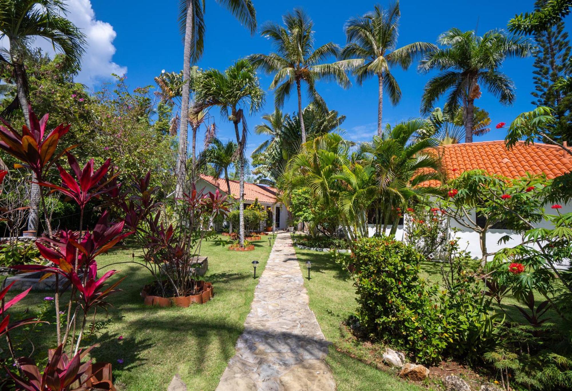 Garden By The Sea Bed & Breakfast Sosua Bagian luar foto